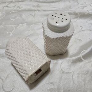 4/$20- Elegant Vintage Cream Salt and Pepper Shaker Set